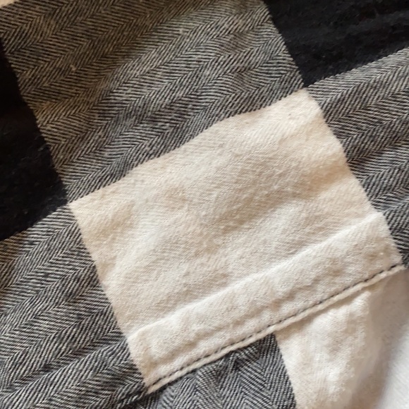 Forever 21 black and white plaid button down shirt - Picture 15 of 15